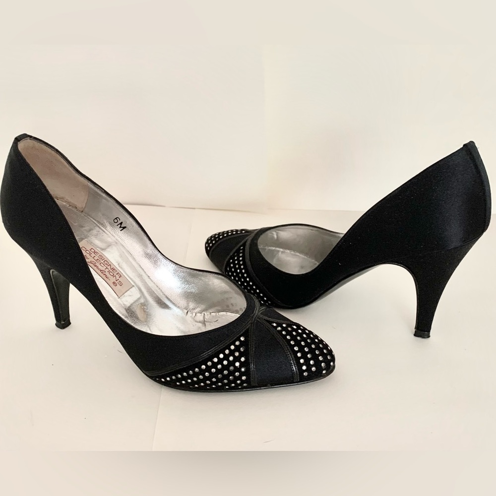 GAROLINI VINTAGE BLACK STIN & RHINESTONES 
3.5" HEELS 
SIZE 6 M 
MADE IN ITALY